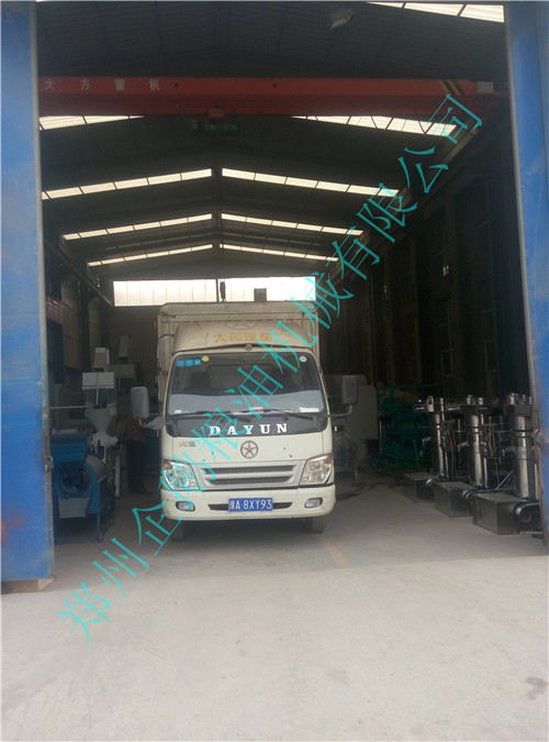 號外號外企鵝小型榨油機部又發(fā)貨了(圖1)